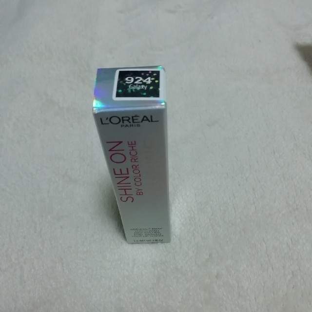 L'Oreal Paris(ロレアルパリ)のお値下げ中★ロレアルパリ　シャインオン924 コスメ/美容のベースメイク/化粧品(口紅)の商品写真