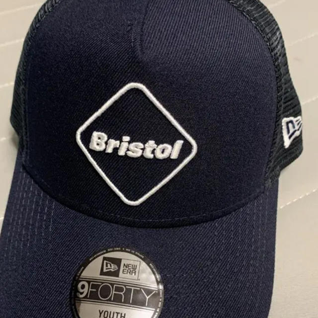 F.C.R.B.(エフシーアールビー)のFCRB bristol ニューエラ　キャップ　youth メンズの帽子(キャップ)の商品写真