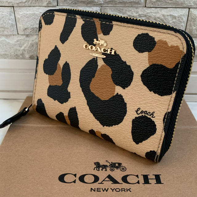 Coach コーチ ラウンドジップ二つ折り財布 アニマルプリント - 折り財布