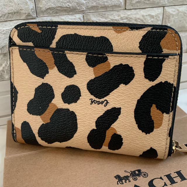 【極美品✨】COACH  二つ折財布 スモールウォレット レオパード柄 馬車金具