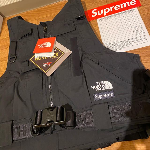 Supreme(シュプリーム)のSupreme The North Face RTG vest メンズのトップス(ベスト)の商品写真