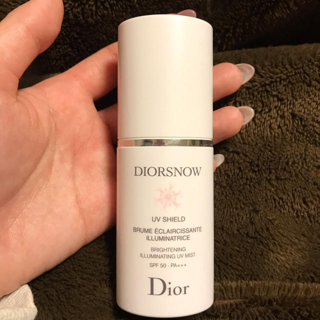 Dior(ディオール)のディオールスノーUVシールド50スプレータイプ日焼け止め乳液Dior美容液 コスメ/美容のボディケア(日焼け止め/サンオイル)の商品写真