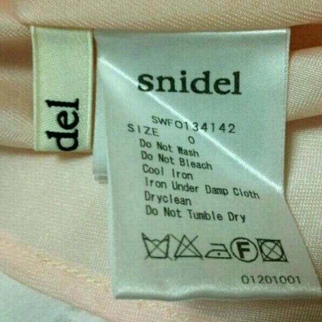 SNIDEL(スナイデル)のsnidel♡秋冬花柄ワンピ レディースのワンピース(ひざ丈ワンピース)の商品写真