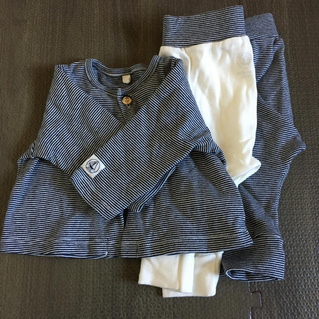 PETIT BATEAU(プチバトー)のpetit bateau セットアップ キッズ/ベビー/マタニティのベビー服(~85cm)(その他)の商品写真