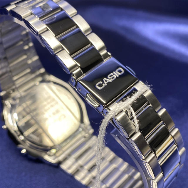 CASIO(カシオ)の国内未入荷 デジタル腕時計/チープカシオ ステンレス×白蝶貝モデル レディースのファッション小物(腕時計)の商品写真