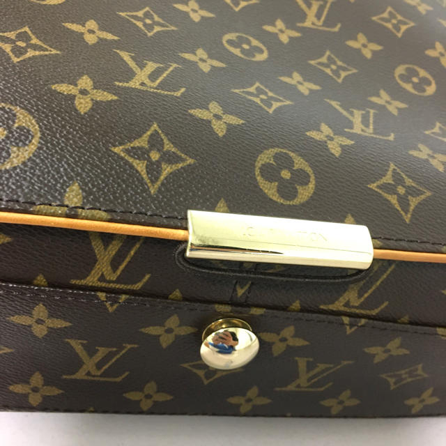 LOUIS VUITTON(ルイヴィトン)の【限定価格！】LOUIS VUITTON メッセンジャーバッグ（アベス）美品！ メンズのバッグ(ショルダーバッグ)の商品写真