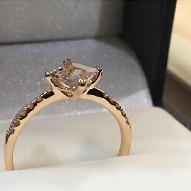最大53%オフ! agete CLASSIC K18 モルガナイト ネックレス ビズー