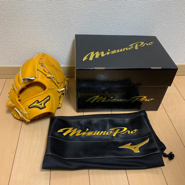 MIZUNO(ミズノ)の硬式投手用グラブ　大特価グローブ❗️ スポーツ/アウトドアの野球(グローブ)の商品写真