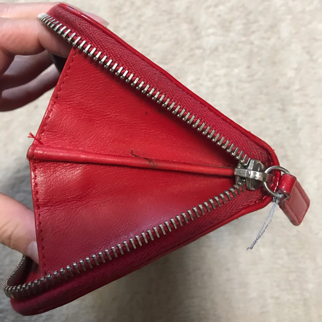 Diorディオール二つ折りラウンドファスナーミニ財布エナメルレザー
