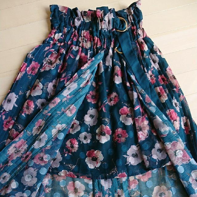 REDYAZEL(レディアゼル)のREDYAZEL オリジナルフラワープリントデザインスカート レディースのスカート(ロングスカート)の商品写真