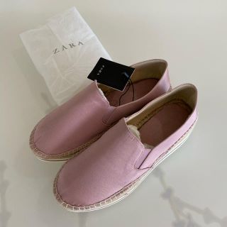 ザラ(ZARA)の★ZARA 厚底スリッポン★ 新品(スリッポン/モカシン)