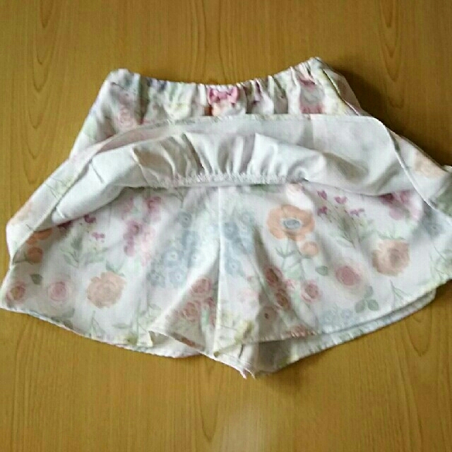 anyFAM(エニィファム)のany FAM お花柄 スカパン(サイズ140) キッズ/ベビー/マタニティのキッズ服女の子用(90cm~)(スカート)の商品写真