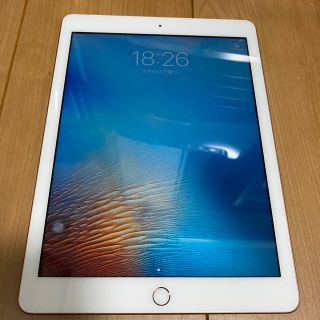 アイパッド(iPad)のiPad第6世代  シムフリーゴールド　128GB(タブレット)