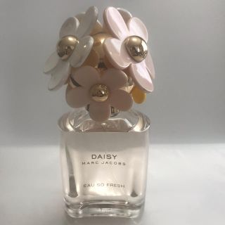 マークジェイコブス(MARC JACOBS)のマークジェイコブズ　デイジー　オー　ソー　フレッシュ　オードトワレ　75ml(香水(女性用))