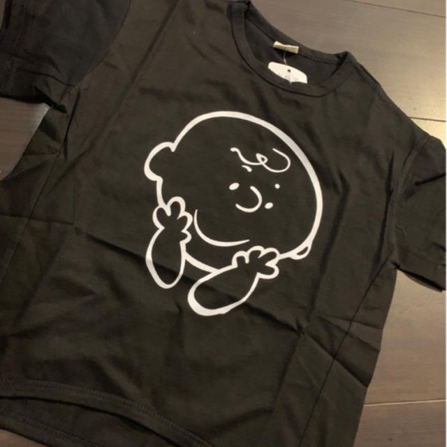 SNOOPY(スヌーピー)のようこ様専用✨新品✨チャーリーブラウン Tシャツ　子供服 キッズ/ベビー/マタニティのキッズ服女の子用(90cm~)(Tシャツ/カットソー)の商品写真