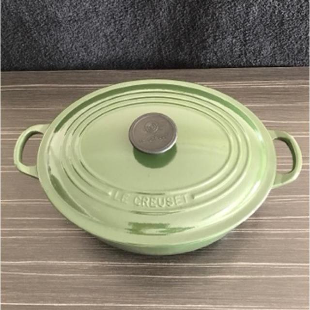 LE CREUSET(ルクルーゼ)のLE CREUSET 【ル　クルーゼ】オーバル鍋　グリーン インテリア/住まい/日用品のキッチン/食器(鍋/フライパン)の商品写真