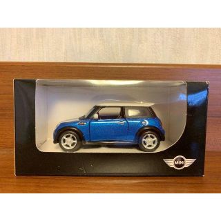 ビーエムダブリュー(BMW)のMINI COOPER S　PULLBACK（ブルー×ホワイト）１/３６(ミニカー)