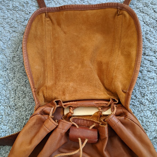 Karesuando Kniven カレスアンドニーベン リュック レディースのバッグ(ショルダーバッグ)の商品写真