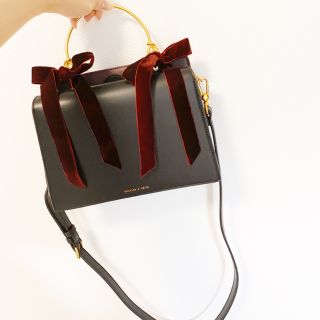 チャールズアンドキース(Charles and Keith)のチャールズアンドキース ショルダーバッグ 最終値下げ(ショルダーバッグ)