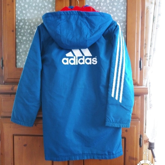 adidas(アディダス)のadidas ベンチコート140cm キッズ/ベビー/マタニティのキッズ服男の子用(90cm~)(ジャケット/上着)の商品写真