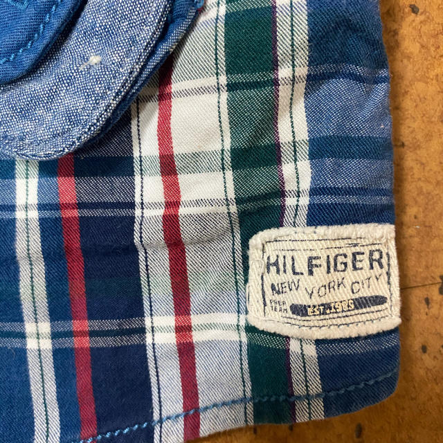 TOMMY HILFIGER(トミーヒルフィガー)の送料込　トミー　ヒルフィガー　チェックシャツ　4T 110 子供 キッズ/ベビー/マタニティのキッズ服男の子用(90cm~)(ジャケット/上着)の商品写真