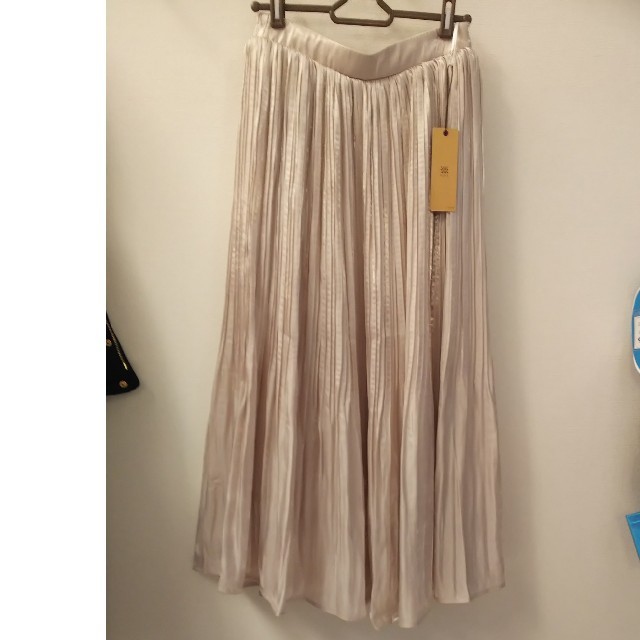 rps(アルピーエス)の消しプリーツサテンスカート r･p･s レディースのスカート(ロングスカート)の商品写真