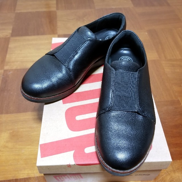 FITFLOP フィットフロップ
Black LACELESS DERBY