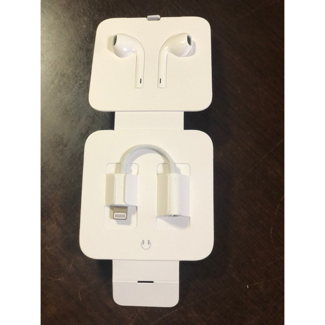 Apple(アップル)のiPhone  イヤホン スマホ/家電/カメラのオーディオ機器(ヘッドフォン/イヤフォン)の商品写真