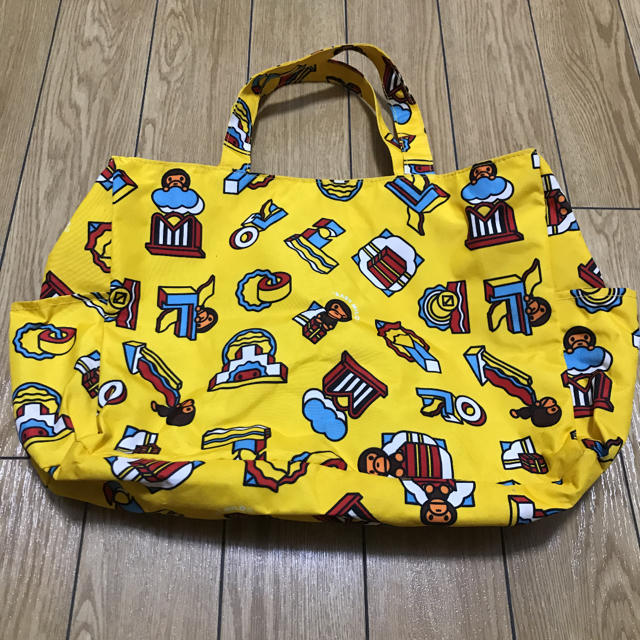 A BATHING APE(アベイシングエイプ)のもうすぐ捨てます。トートバッグ　黄色　BABY MILO柄　 レディースのバッグ(トートバッグ)の商品写真