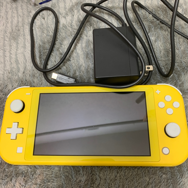 Nintendo Switch Lite イエロー　ポケモンシールドセット