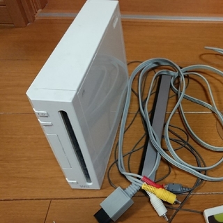 ウィー(Wii)のNintendo Wii 本体　RVL-S-WABM(家庭用ゲーム機本体)
