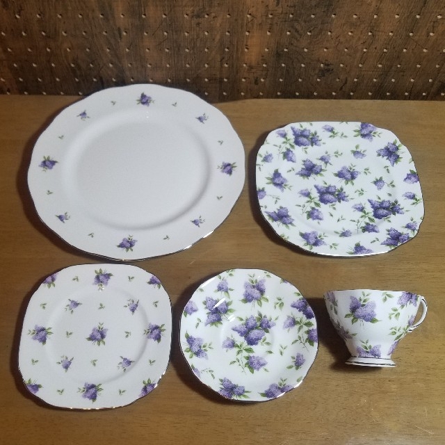 ROYAL ALBERT(ロイヤルアルバート)のROYAL ALBERT  ライラック  ５点セット インテリア/住まい/日用品のキッチン/食器(グラス/カップ)の商品写真