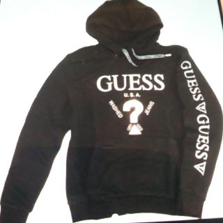 ゲス(GUESS)のGUESSパーカー　新品未使用タグ付　シルバーＬ(パーカー)