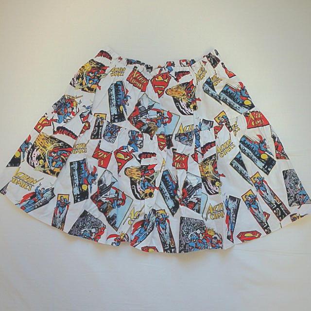 SPINNS(スピンズ)のスーパーマン柄 スカート🦄 レディースのスカート(ミニスカート)の商品写真