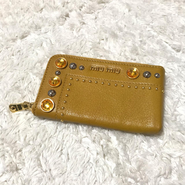 miumiu(ミュウミュウ)のmiumiu カードケース 小銭入れ《送料込》 レディースのファッション小物(名刺入れ/定期入れ)の商品写真