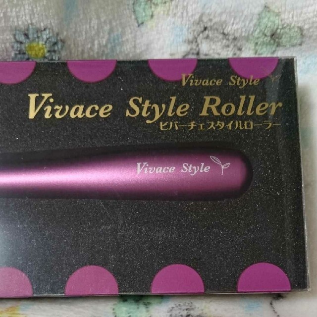 美顔ローラー Vivace Style Roller ビバーチェスタイルローラー スマホ/家電/カメラの美容/健康(フェイスケア/美顔器)の商品写真