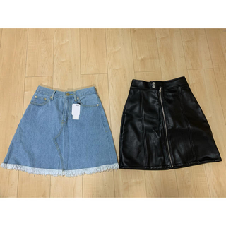 ウィゴー(WEGO)のミニスカート　（右）黒レザースカート(ミニスカート)