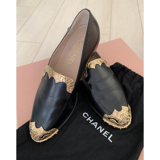 CHANEL(シャネル)の専用出品　シャネル　パンプス　ローソン  新品未使用　レア レディースの靴/シューズ(ハイヒール/パンプス)の商品写真