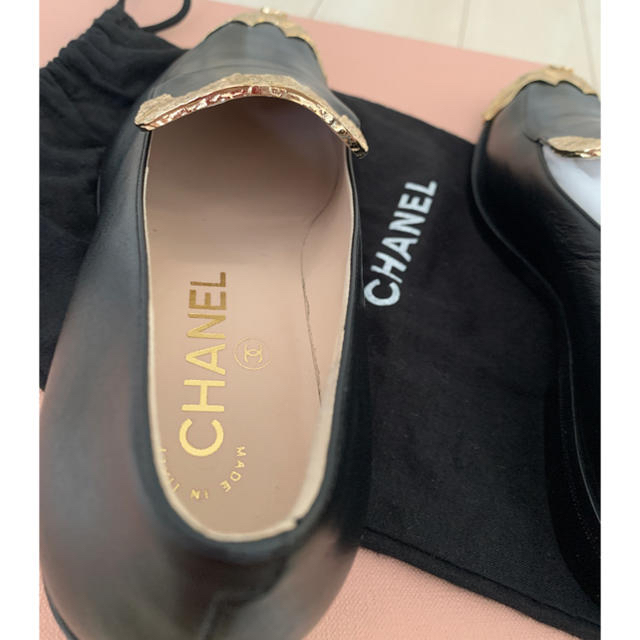 CHANEL(シャネル)の専用出品　シャネル　パンプス　ローソン  新品未使用　レア レディースの靴/シューズ(ハイヒール/パンプス)の商品写真