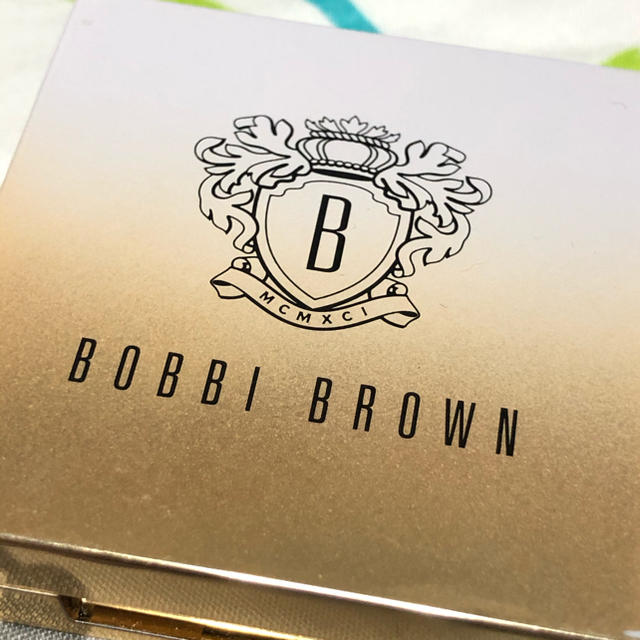 BOBBI BROWN(ボビイブラウン)のボビイブラウン　ハイライト　ミニサイズ コスメ/美容のベースメイク/化粧品(フェイスカラー)の商品写真