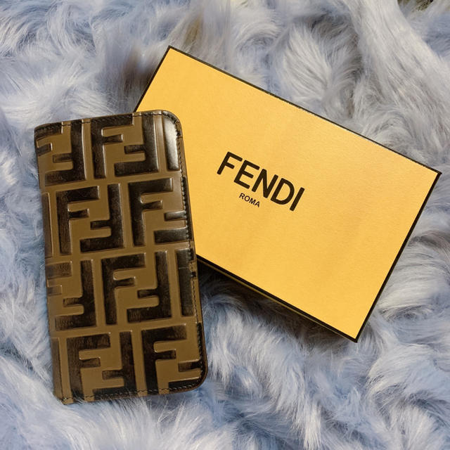 FENDI(フェンディ)のrose様専用 スマホ/家電/カメラのスマホアクセサリー(iPhoneケース)の商品写真