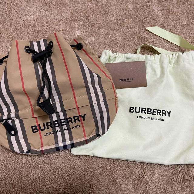 BURBERRY - バーバリー ドローコードポーチ 巾着バッグの通販 by 𓇼