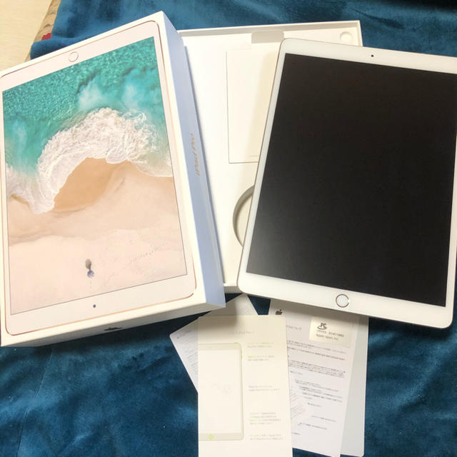 Apple(アップル)の早い者勝ちです！iPad pro 10.5インチ 64GB スマホ/家電/カメラのPC/タブレット(タブレット)の商品写真