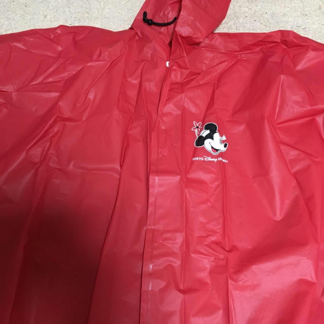 Disney(ディズニー)のディズニー　レインポンチョ　赤色 レディースのファッション小物(レインコート)の商品写真