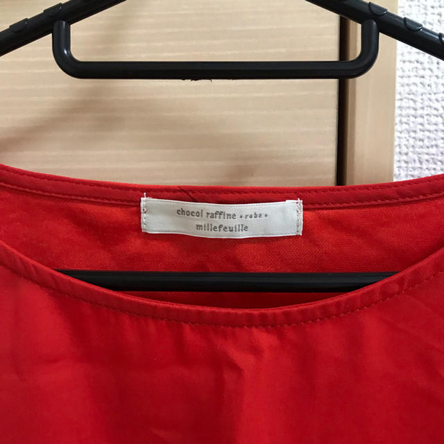 chocol raffine robe(ショコラフィネローブ)の赤 シャツ レディースのトップス(シャツ/ブラウス(半袖/袖なし))の商品写真