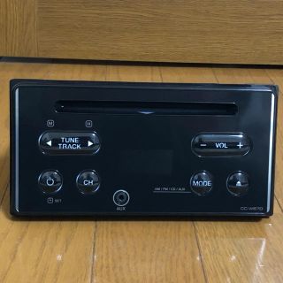 ダイハツ(ダイハツ)のダイハツ純正カーオーディオ　CDラジオチューナー　CC-W67D(カーオーディオ)