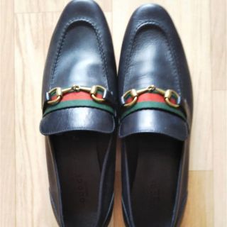 グッチ(Gucci)の美品　GUCCI　本物　ホースビット　ローファー　レディース　箱　36.5(ローファー/革靴)