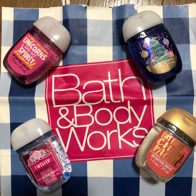 Bath & Body Works(バスアンドボディーワークス)のバスアンドボディワークス　ハンドサニタイザー4本　　最終値下げです^_^ インテリア/住まい/日用品のキッチン/食器(アルコールグッズ)の商品写真