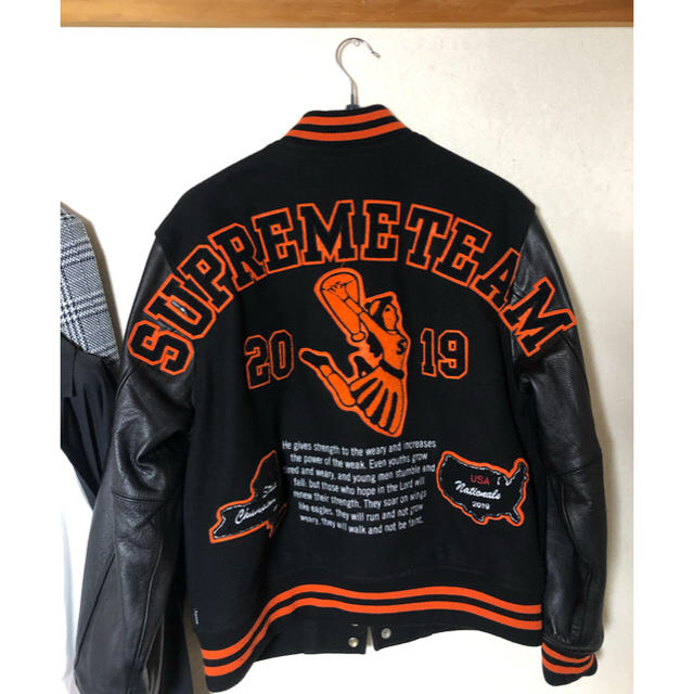 Supreme(シュプリーム)のSupreme Team Varsity Jacket blackシュプリームM メンズのジャケット/アウター(スタジャン)の商品写真