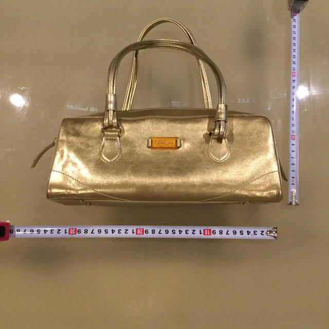GINZA Kanematsu(ギンザカネマツ)の銀座かねまつ.ゴールド牛皮革バッグ。 レディースのバッグ(ハンドバッグ)の商品写真